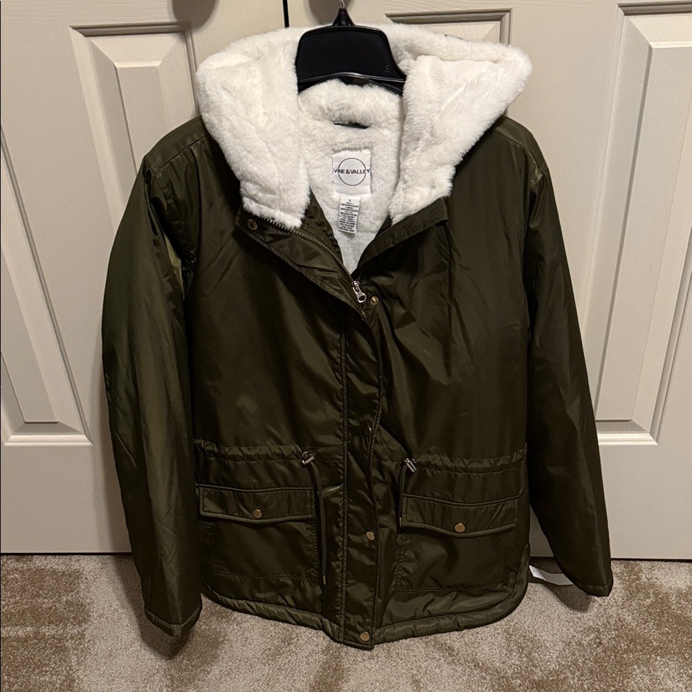 Women's Olive Hooded Puffer Jacket